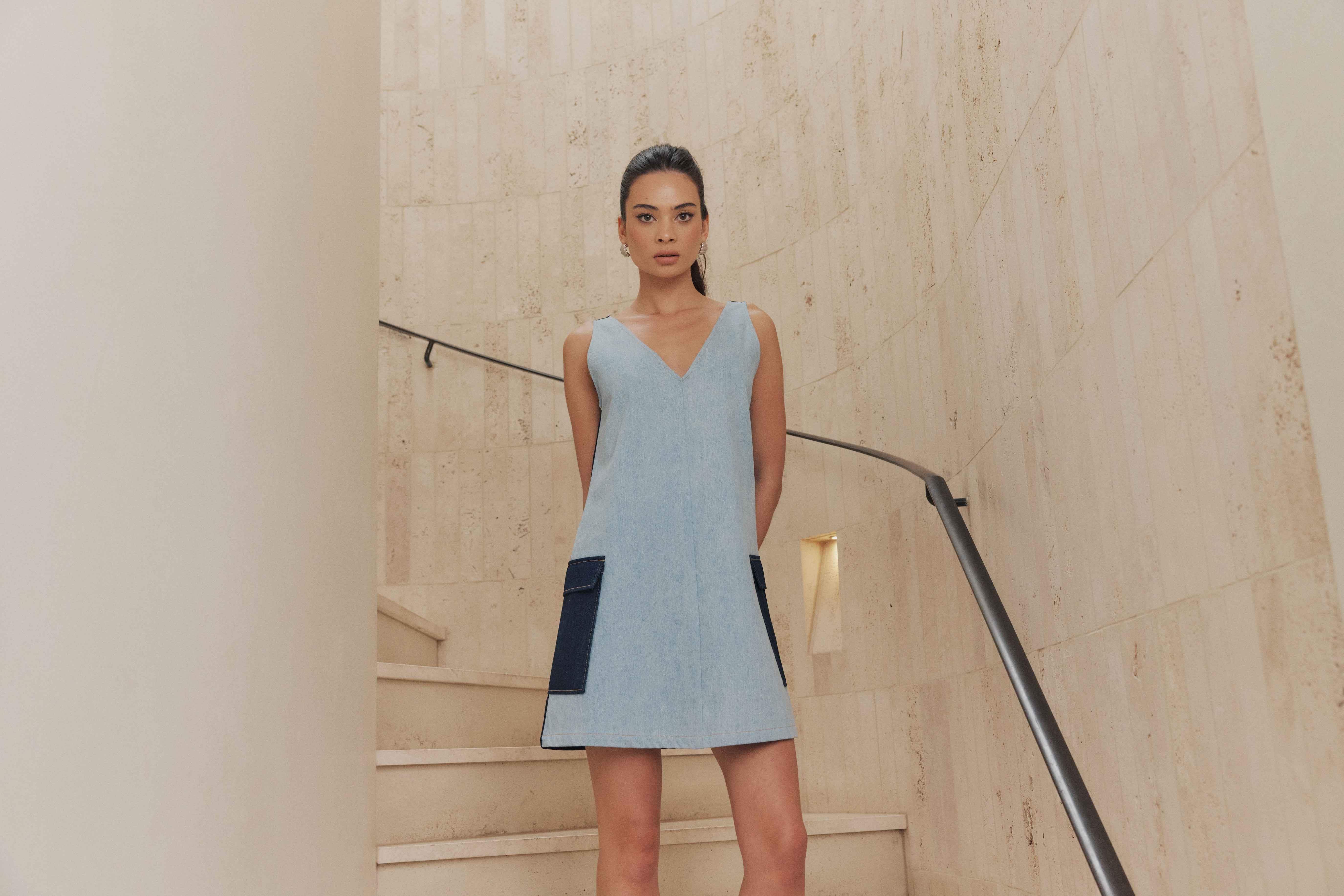 CURAAE Indiana Denim Shift Mini Dress in Blue - Image 4