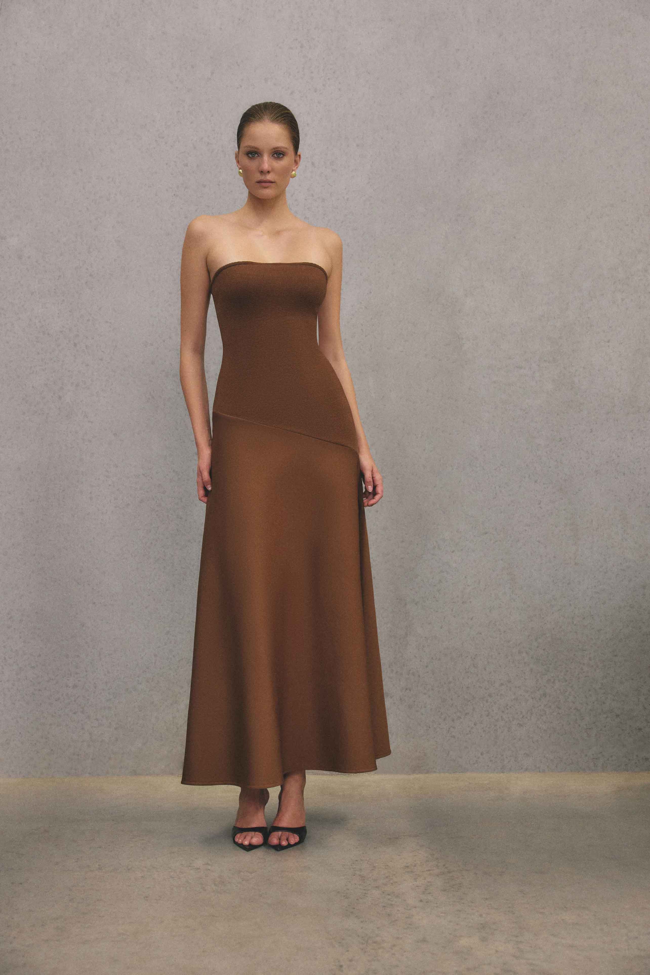 CURAAE Zahara Strapless Maxi Dress in Brown - Image 2