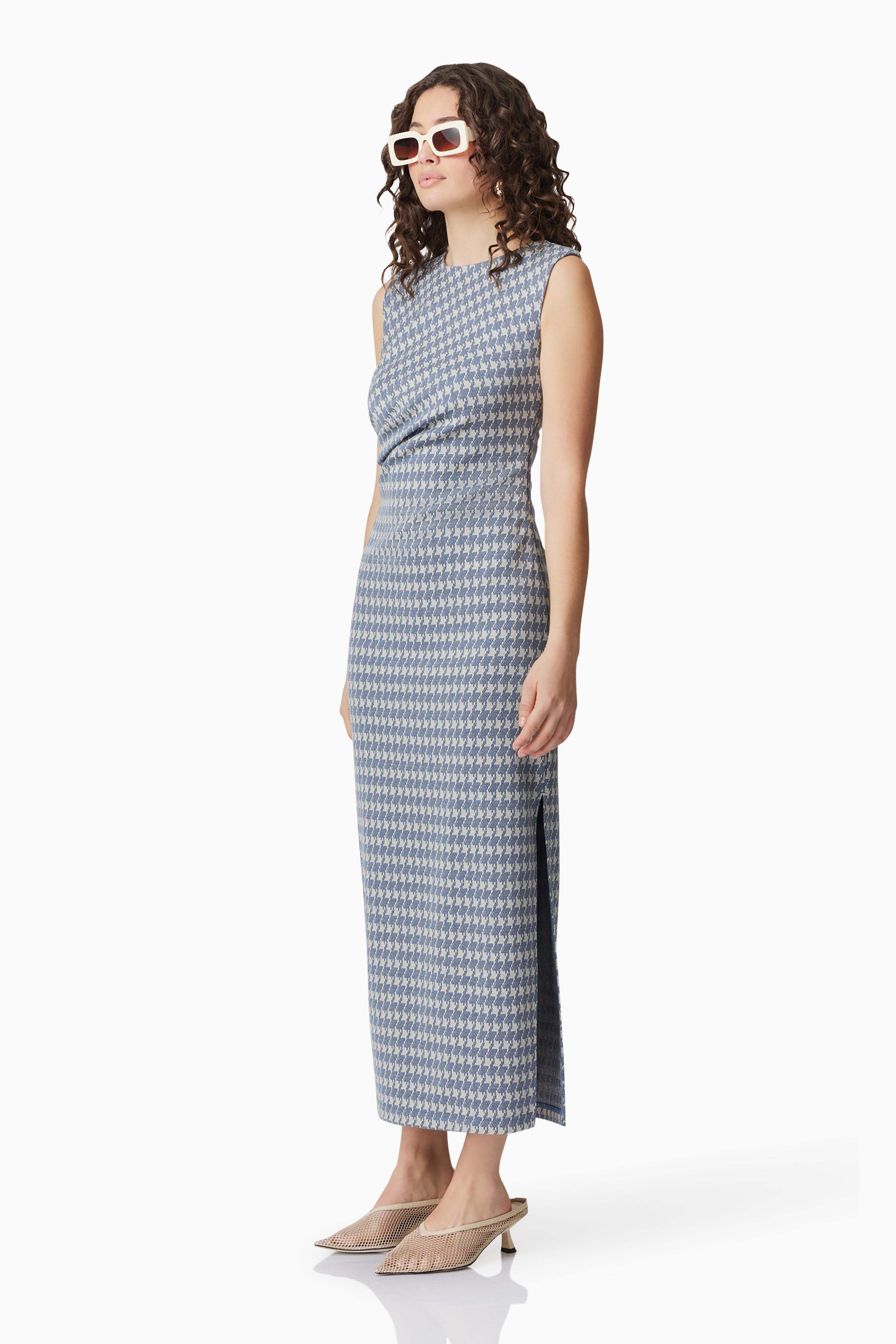 CURAAE Diana Midi Dress In Blue & White - Image 2