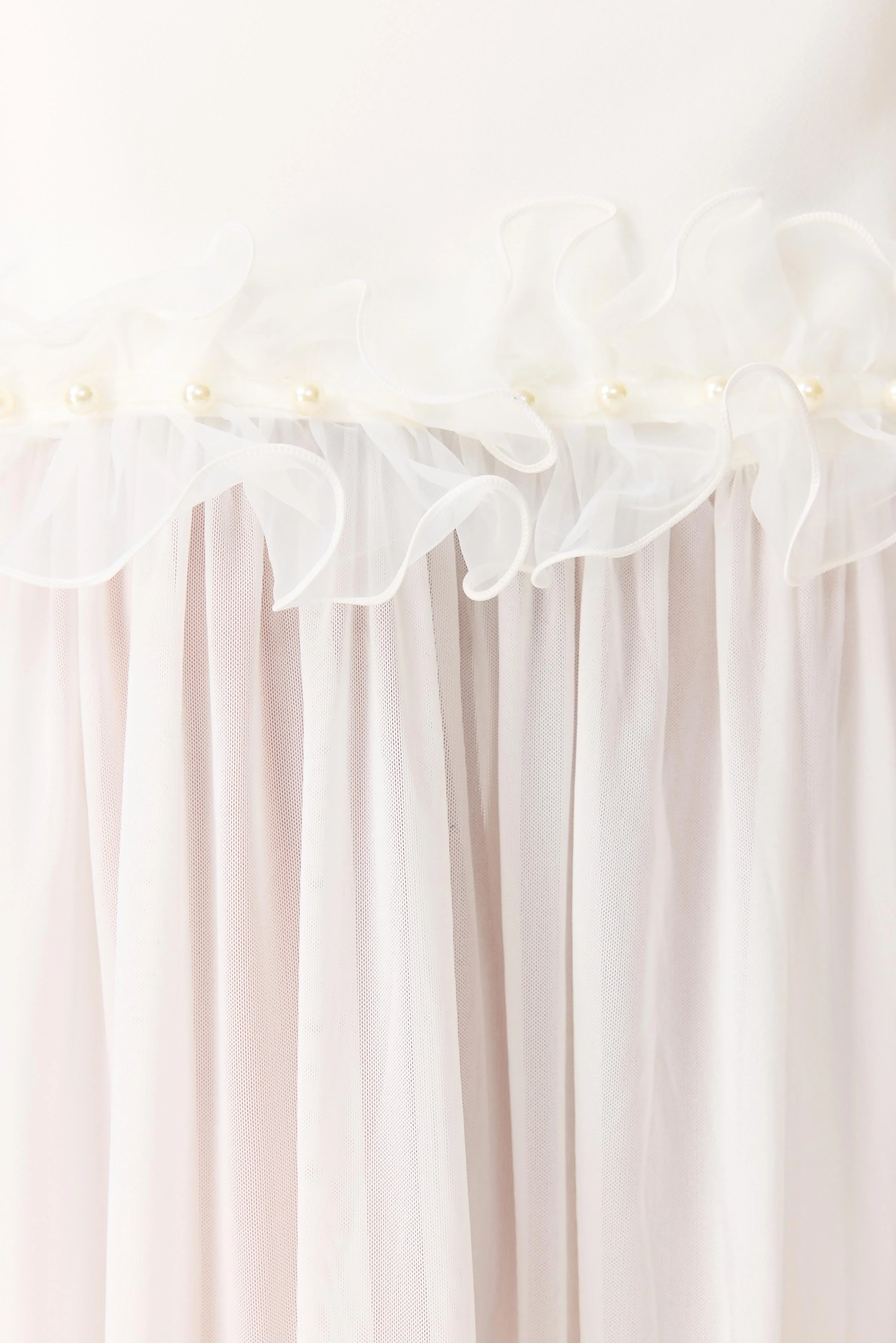 Sia Sweetheart Gown in White - Image 8