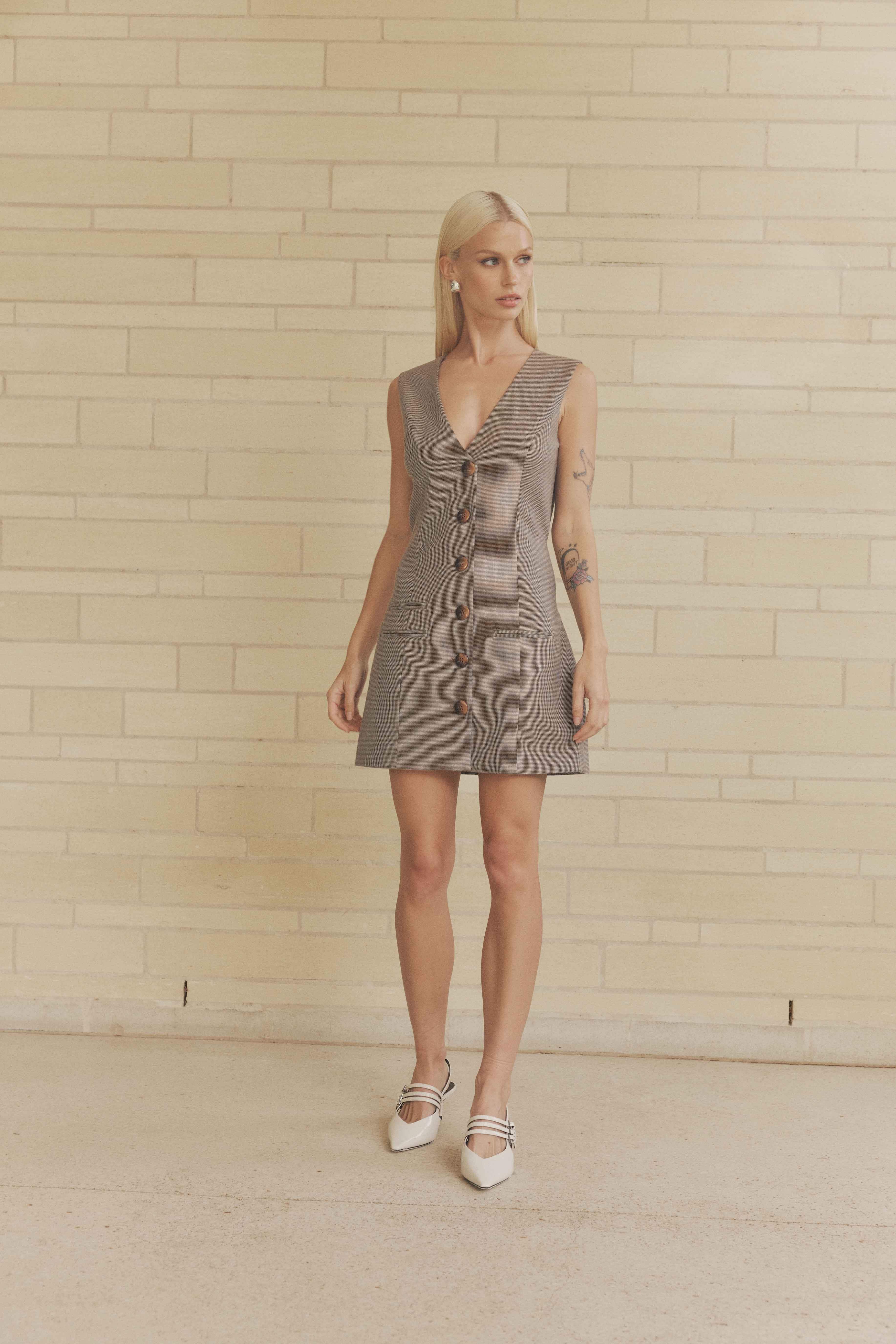 CURAAE Siena V Neck Mini Dress In Brown - Image 4